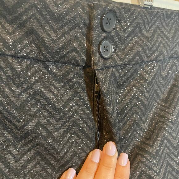 Torrid Studio Premium Ponte Stretch Ankle Skinny Pant Grey Chevron Sparkle Sz 26 - Picture 3 of 10